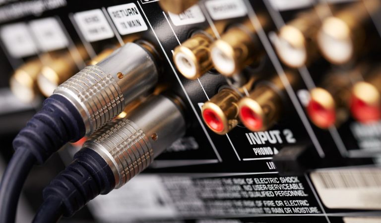 Comment brancher le son sur un vidéoprojecteur ? | Vidéoprojecteur Center