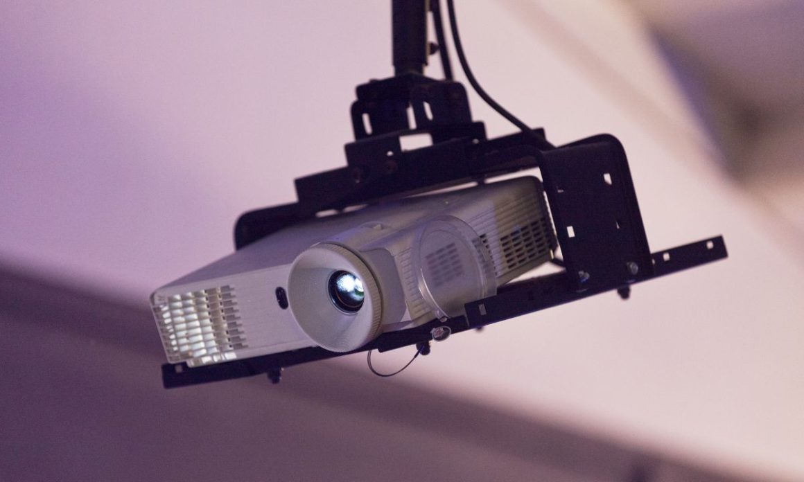Comment fixer et placer son vidéoprojecteur ? Vidéoprojecteur Center — free download